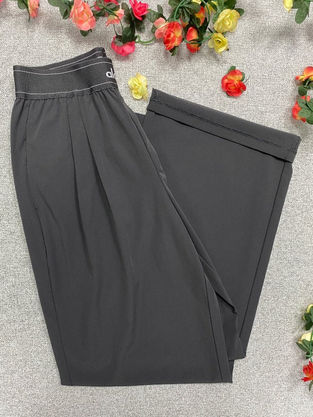 Dark Grey🧸ALO Yoga Suit Up Wide Leg 30" Inseam Trouser😍Best Seller Chic NWT - Picture 7 of 7